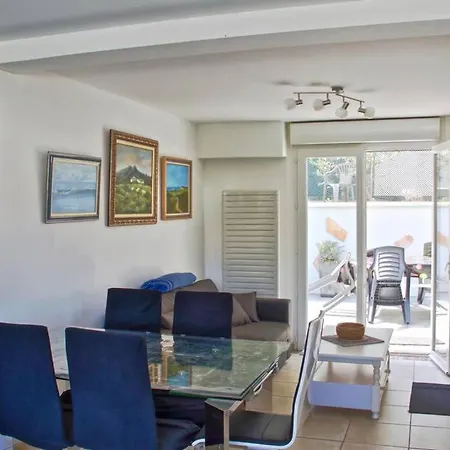 Uhaina Charmant T3 Et Grande Terrasse Dans Villa *